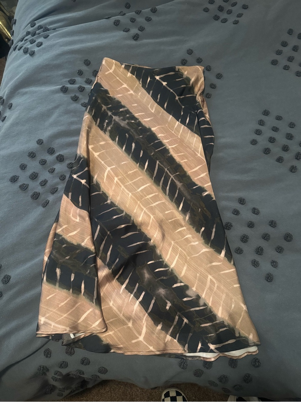 Women's black and tan Diagonal Print Midi Skirt